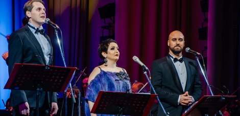 На 56 Международном музыкальном фестивале «Мир, Эпоха, Имена ульяновцы познакомились с авторской программой «NeOpera. Классика вне классики» российского певца Дмитрия Янковского