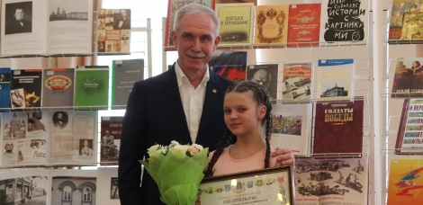 Во Всемирный день писателя Губернатор Сергей Морозов наградил лучших авторов Ульяновской области