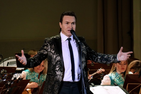 В Ульяновске в концерте «Очарование романса» выступил известный российский певец Сергей Плюснин 