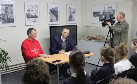 Кому покоряется небо