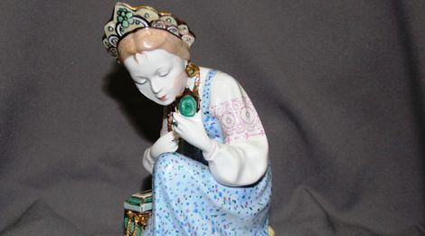 «Галерея советского мира.Хозяйка медной горы»