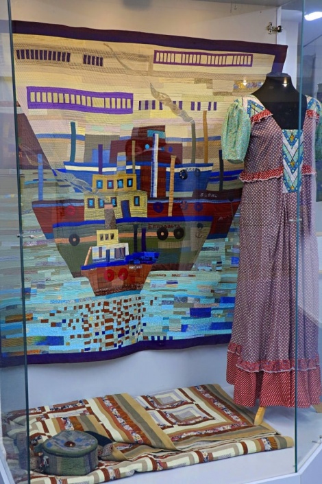 В Ульяновске открылась выставка  «Многогранность Ольги Нецветаевой. Живопись, графика, пэчворк» 