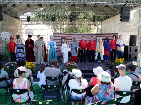 10 августа в Усадьбе семьи Ульяновых состоялась театральная постановка «Петр и Феврония»