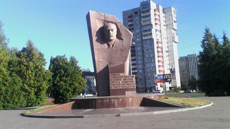 «73 СОКРОВИЩА ЗЕМЛИ УЛЬЯНОВСКОЙ. Памятник Нариману Нариманову»