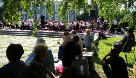 В Ульяновске открылась летняя концертная площадка Ленинского мемориала «Классика на эстраде»