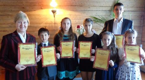 Презентация книги рассказов и сказок Елены Быстрицкой «Поющие травинки»