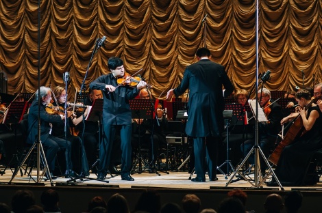 В Ульяновске в рамках «Всероссийских филармонических сезонов» выступил известный скрипач Михаил Почекин