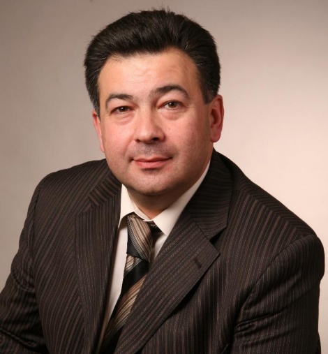 Президент Ассоциации духовых оркестров и исполнителей на духовых и ударных инструментах «Духовое общество» имени Валерия Халилова Михаил Брызгалов поздравил духовой оркестр «Держава» с 20-летним юбилеем