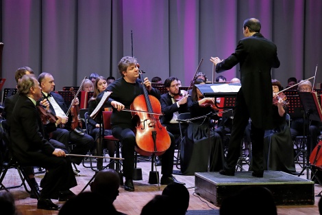 Ульяновский симфонический оркестр под управлением Андрея Данилова и солист Санкт-Петербургского Дома музыки Федор Амосов выступили в Ульяновске и в Казани