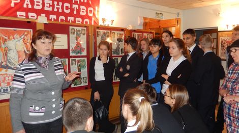 В Доме-музее В.И. Ленина продолжает работать выставка «Женское лицо революции»