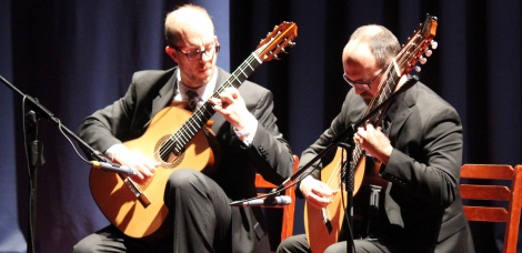 Дуэт американских гитаристов выступил в Димитровграде на 56-м Международном музыкальном фестивале «Мир, Эпоха, Имена…»