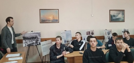 В преддверии 23 февраля сотрудники Ленинского мемориала проводят занятия в школах и колледжах города 