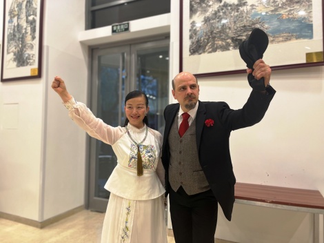 К 152-ой годовщине со Дня рождения В.И. Ульянова (Ленина) в представительстве Россотрудничества в Китайской Народной Республике – Российском культурном центре в Пекине открылась выставка Ленинского мемориала «Ленин и время». 