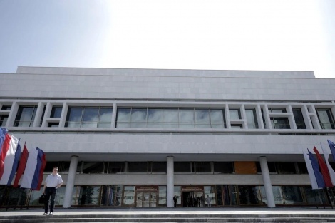 Российские мастера ведут сборку и ремонт концертного органа в Ленинском мемориале