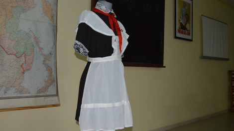 «ГАЛЕРЕЯ СОВЕТСКОГО МИРА. История школьной формы для девочек»