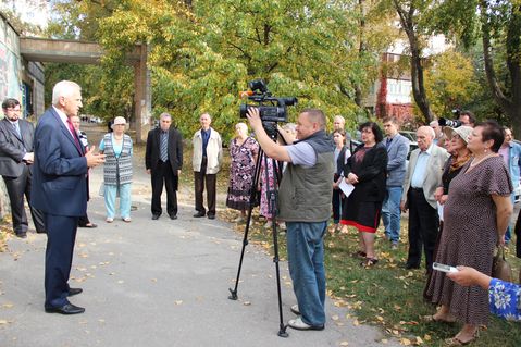 Валерий Александрович Перфилов и другие сотрудники Ленинского мемориала