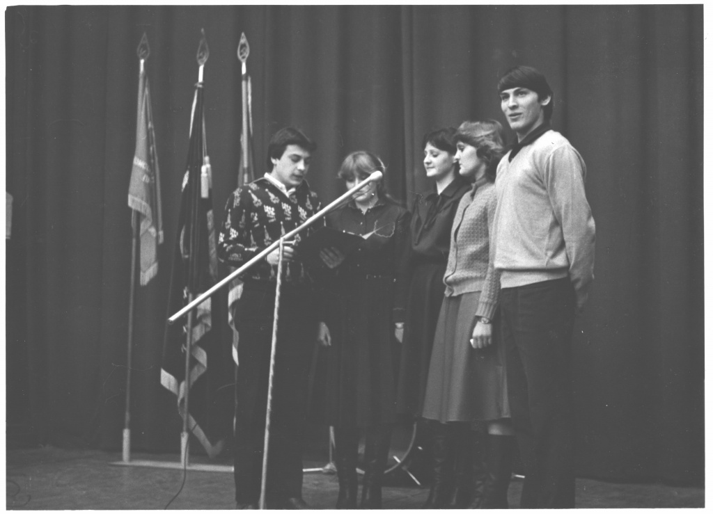 3 посвящение в рабочий класс ГПТУ-6 1982.jpeg 3 посвящение в рабочий класс ГПТУ-6 1982.jpeg