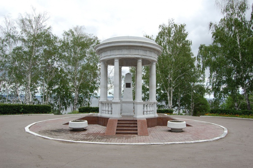 винновская роща, беседка.jpg винновская роща, беседка.jpg