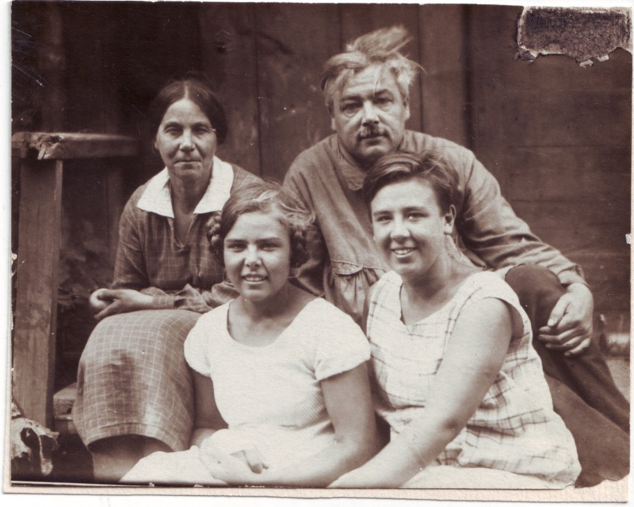 Семья 1930.jpg