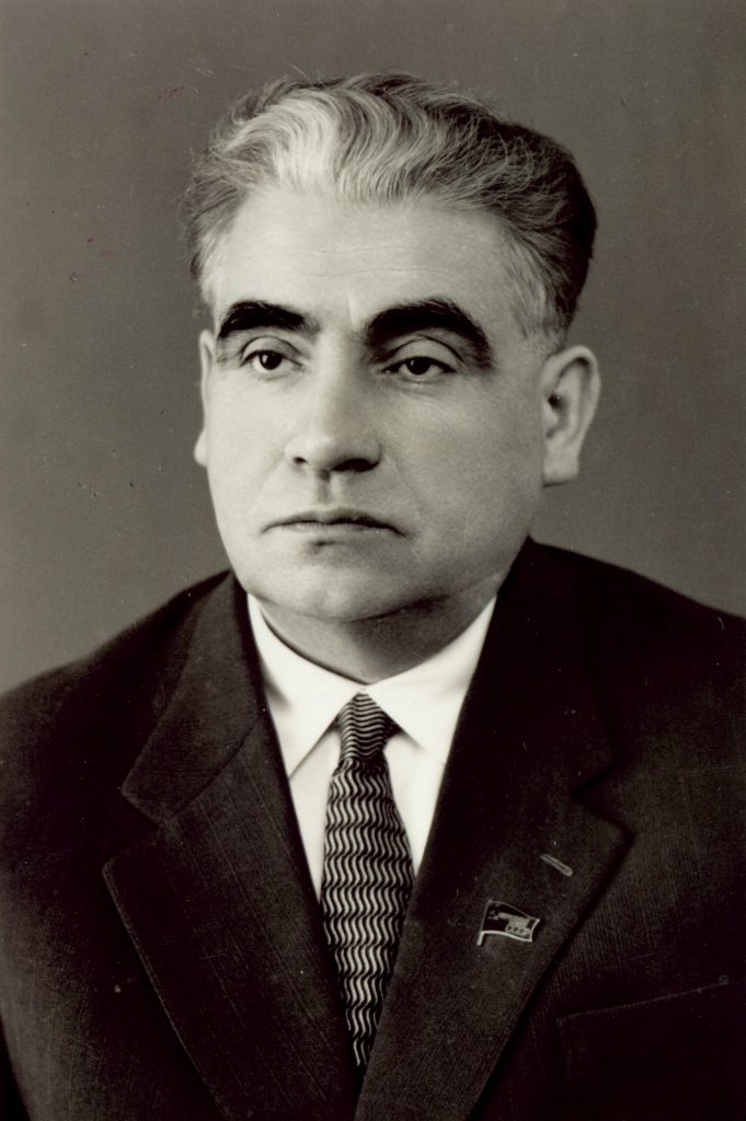 3 Дундуков Е А. директор завода. 1942- 1945.jpg 3 Дундуков Е А. директор завода. 1942- 1945.jpg